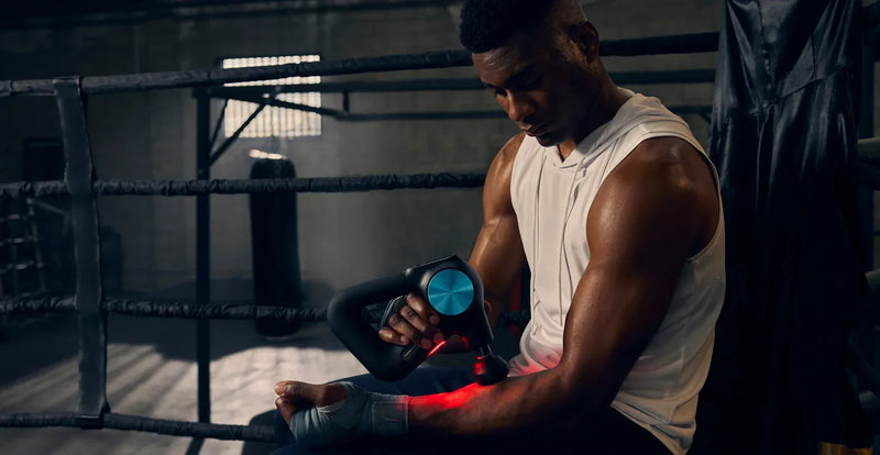 Synergické účinky perkusní terapie s teplem a blízkým infračerveným světlem — studie Therabody Labs